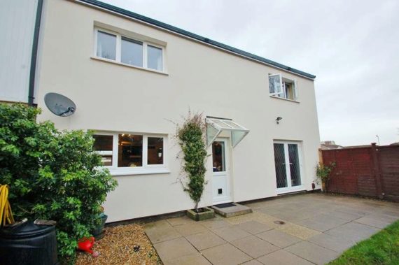 4 Bedroom End of Ter...